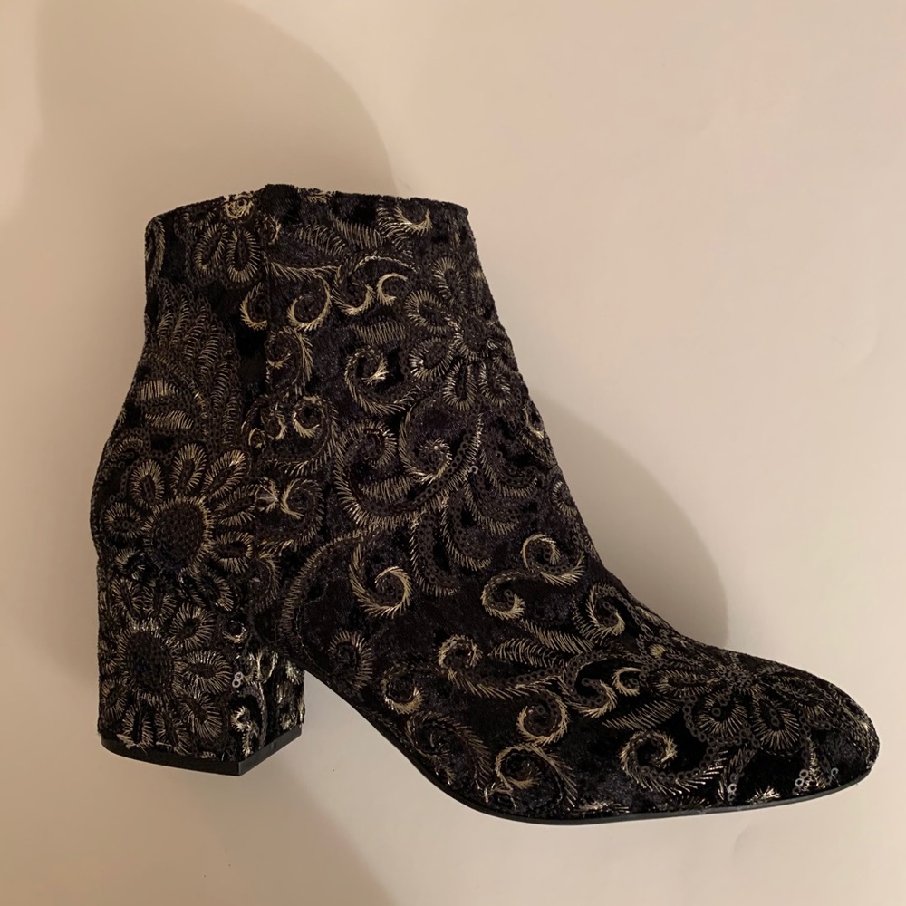 Black Velvet Bootie with Metallic Embroidery sz 10